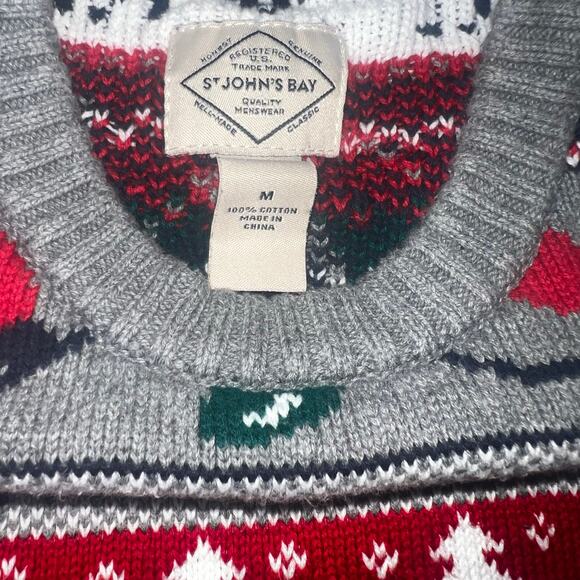 St. John’s Bay Men’s Christmas themed Holiday fair isle Sweater men size Med - Picture 3 of 6